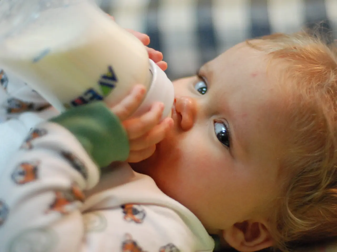 Ideas for Feeding and Tips for Infants aged Newborn to 4 Months on Suitable Food Choices