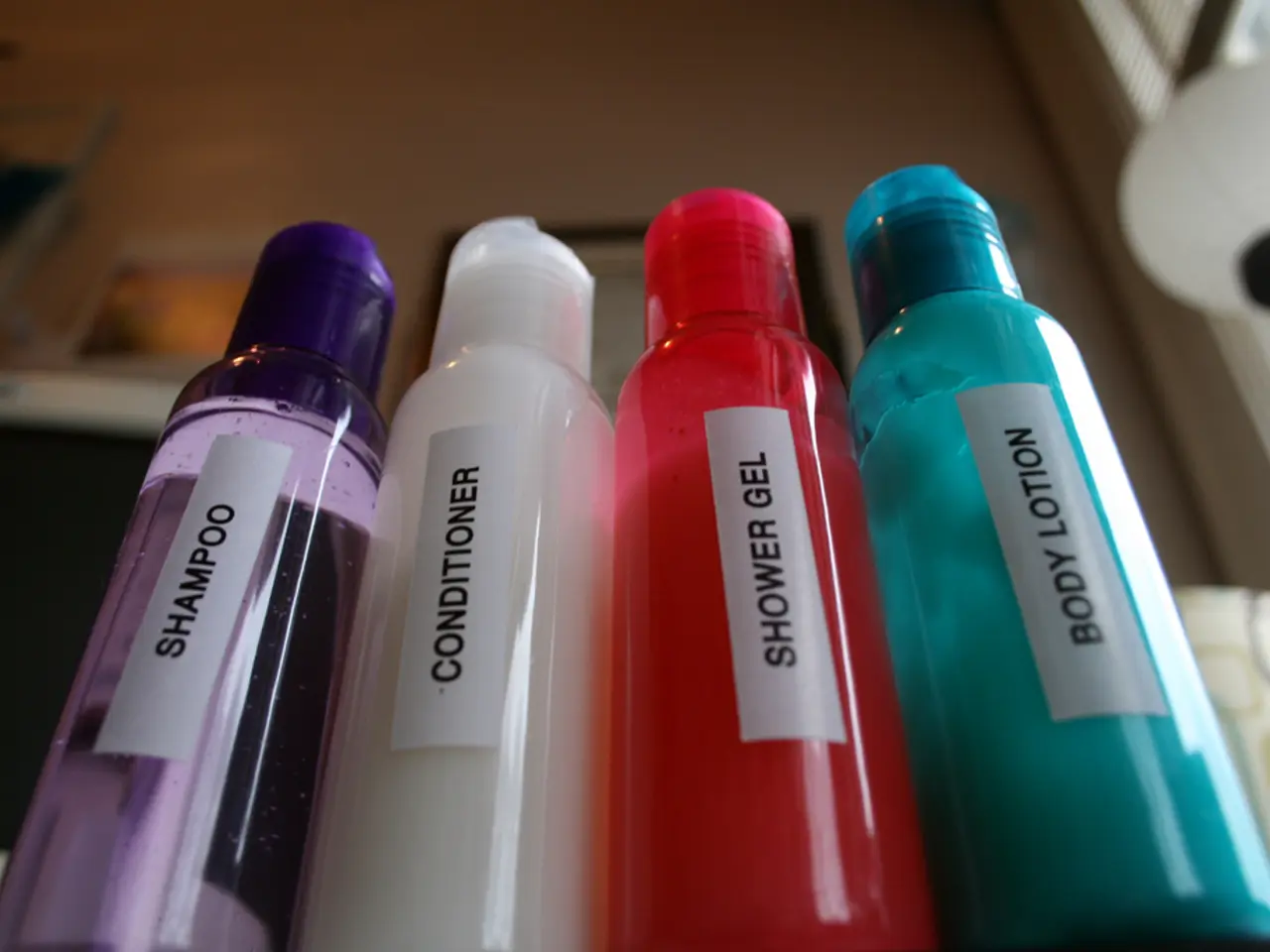 Maintaining the Vibrancy and Moisture of Your Dyed Tresses with these Useful Suggestions