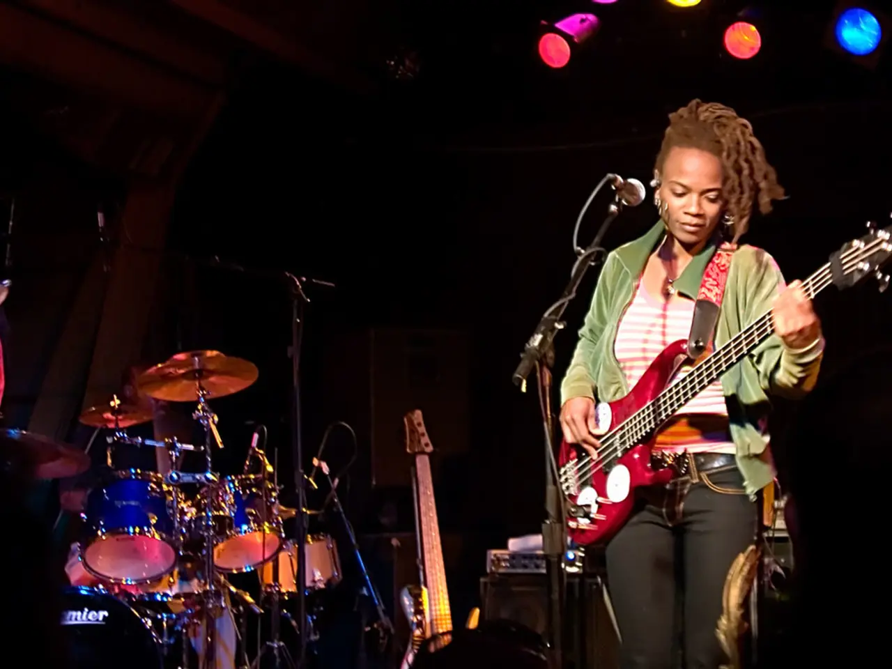 Singer Perrie Edwards delivers a powerful performance upon her return to the stage, following her...