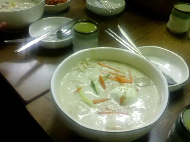 Feelings of a tight and full stomach: Understanding the reasons and approaches for relief