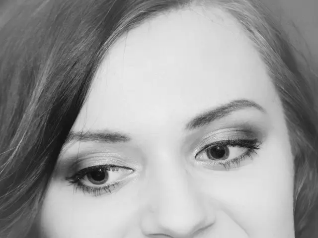 Facial Expression Analysis: Focused Attention Differences between Happiness and Trustworthiness...