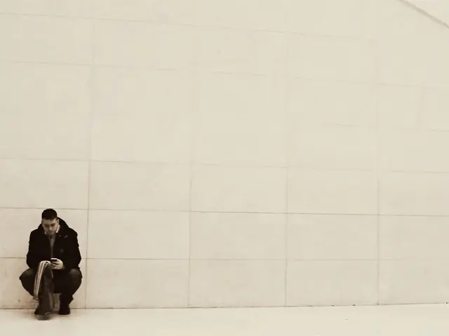 Examining the Perks of Squats: Pros, Cons, and Correct Execution Guidelines