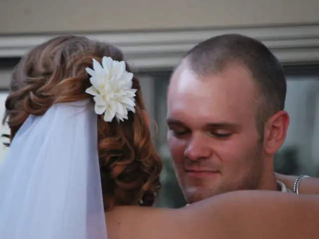 Fearful Avoidant Attachment: Causes, Indications, and Characteristics