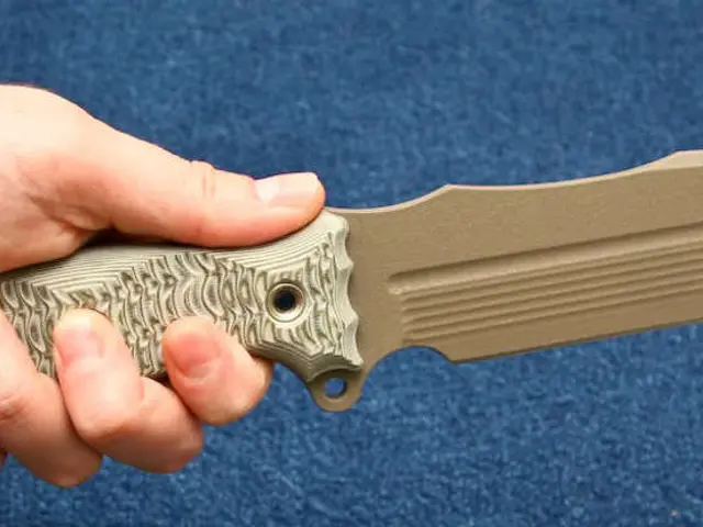 Hospital Knife Incident in Munich: Unfortunate Event Involving a Blade at a Medical Facility