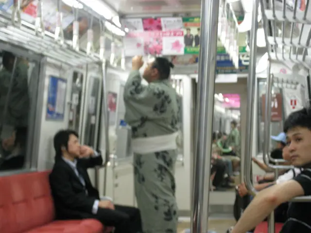 Adolescent subjected to sexual harassment: individual removes clothing in a moving train