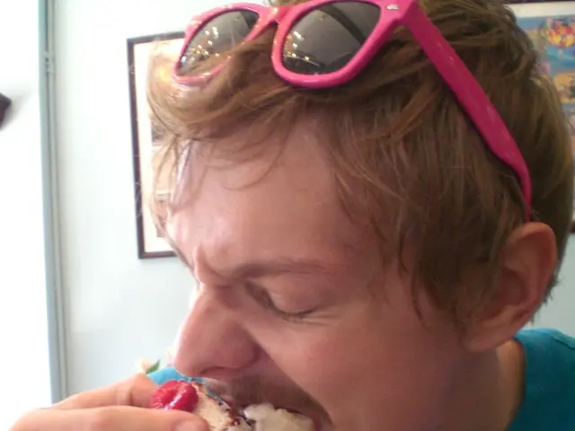 Mukbang: Unveiling its Impact on Your Appetite - Exploring Surprising Influences