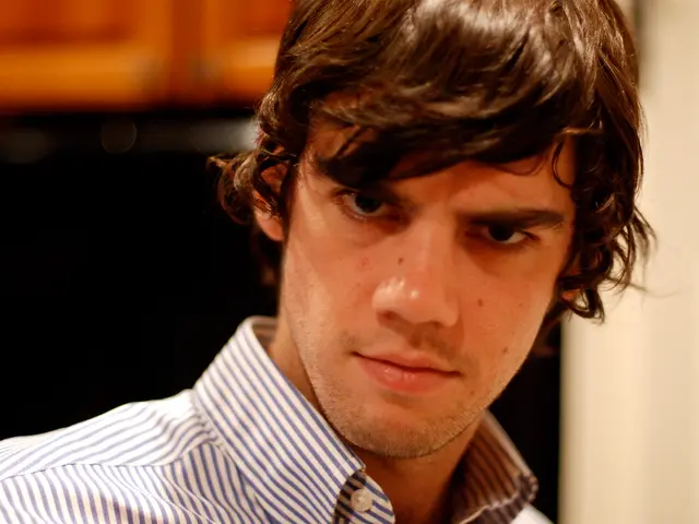 User's Behavior in Assessing Search Results Based on Relevance Standards