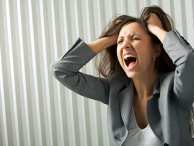 Woman successfully maintains certification despite undergoing a tanning session